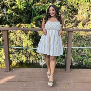 Stripes kaki dress size L tie in the back knee length boutique dress